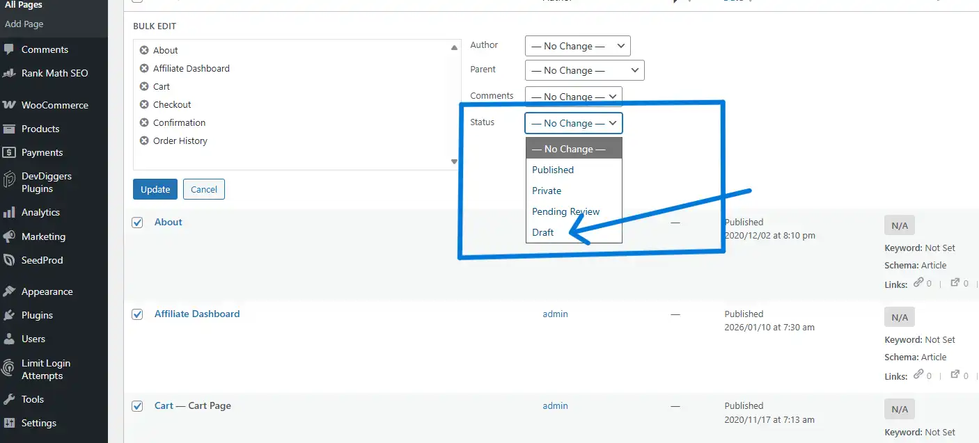 In the bulk edit panel, set Status to Draft